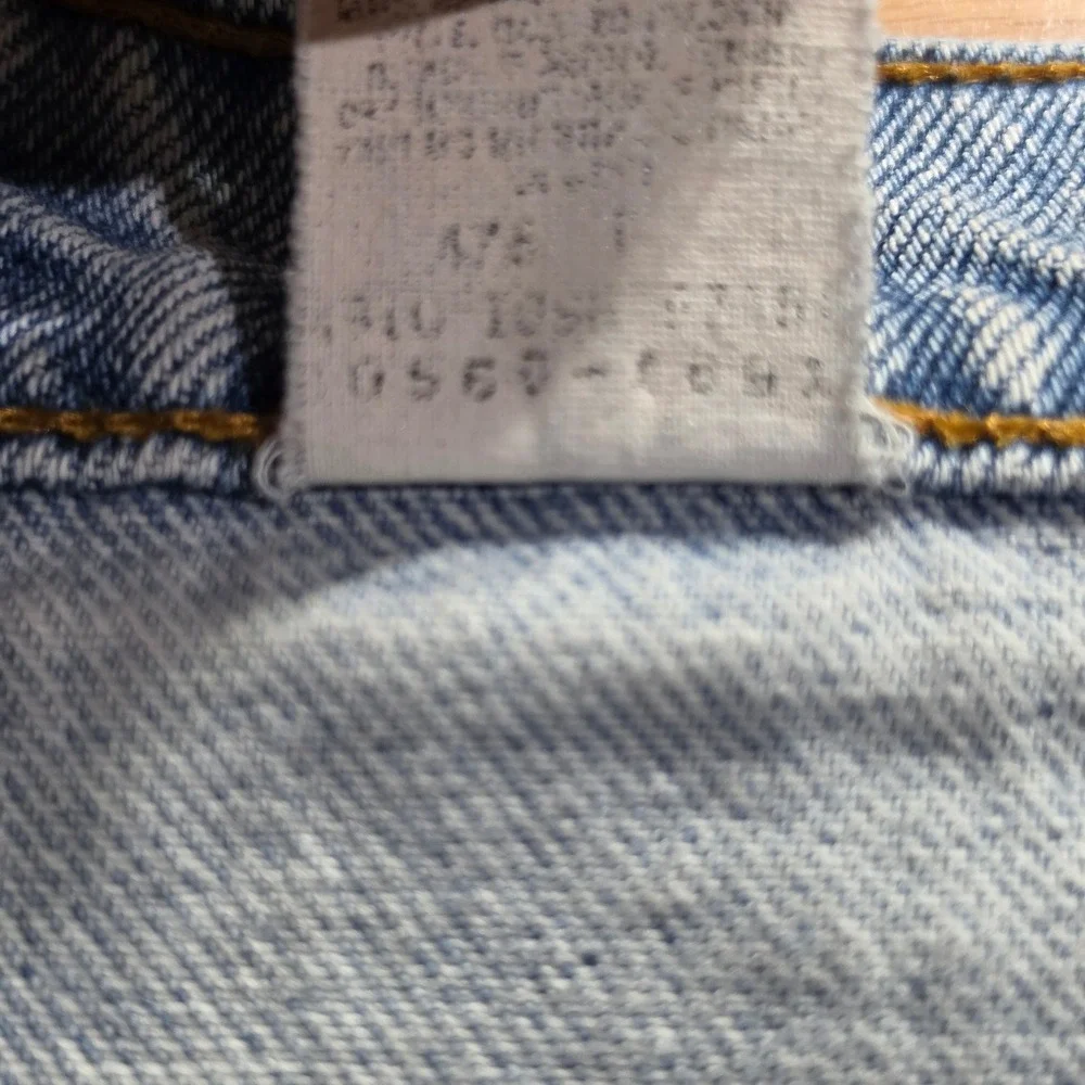 Vintage Levi's 560 Loose Fit Tapered Leg Jeans Mens 36x32 Light Wash Blue USA